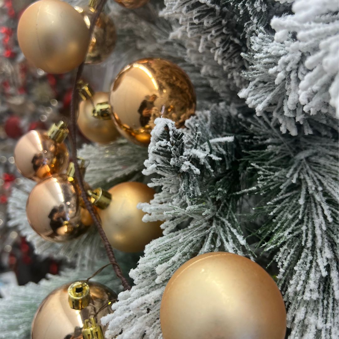 Shiny Ball Garland 6ft